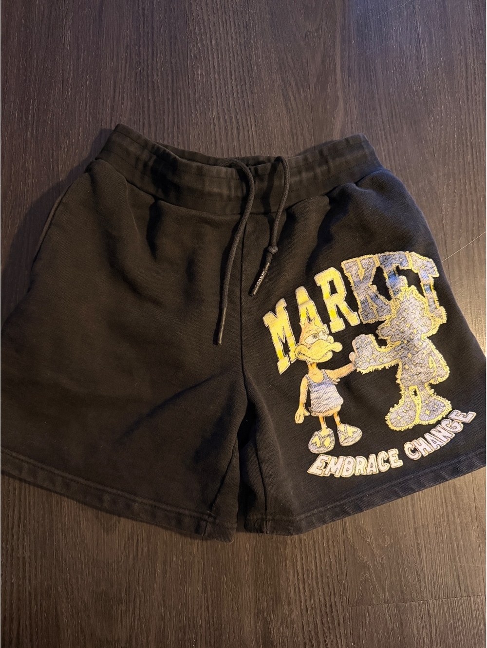 Market Dark & Light Duck Embrace Change Sweatshorts M